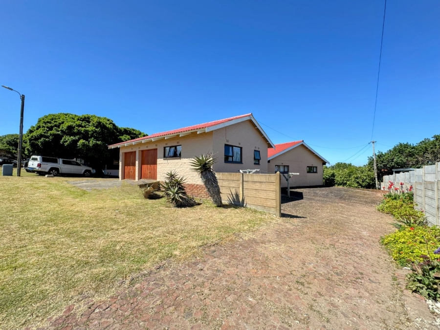 4 Bedroom Property for Sale in Stilbaai Wes Western Cape